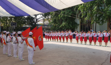 Hơn  em đội viên tham gia Hội thi Nghi thức Đội TNTP Hồ Chí Minh cấp Quận.