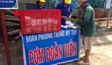 Hội LHTN Phường Trung Mỹ Tây  Suất Cơm Chay Đến Tay Người Nghèo Trong Năm 