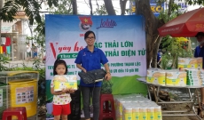 Ngày hội thu gom rác thải nguy hại rác thải lớn tái chế năm  